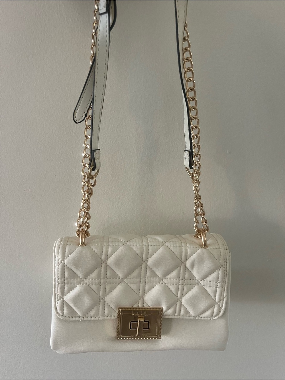 Elegant White Quilted Chain Shoulder Bag
